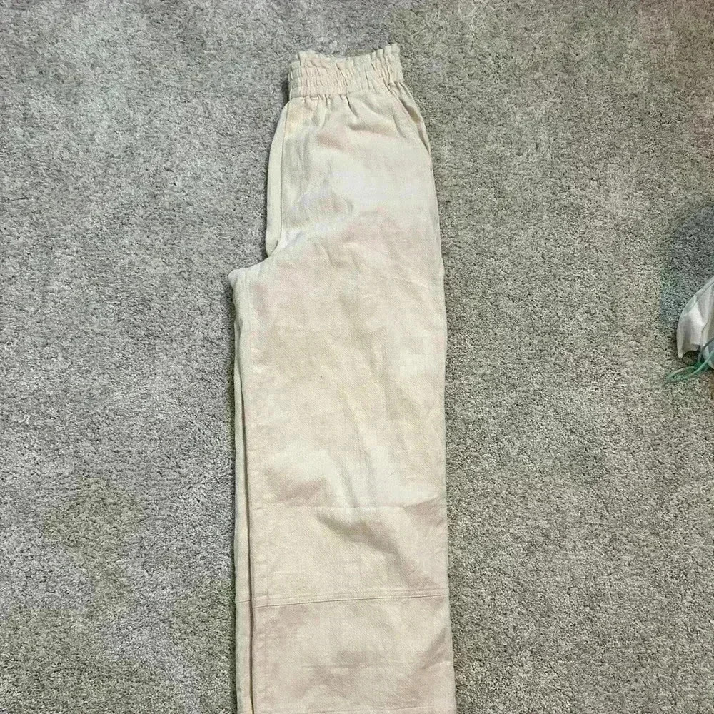 Gorgeous cream colored wide leg pants